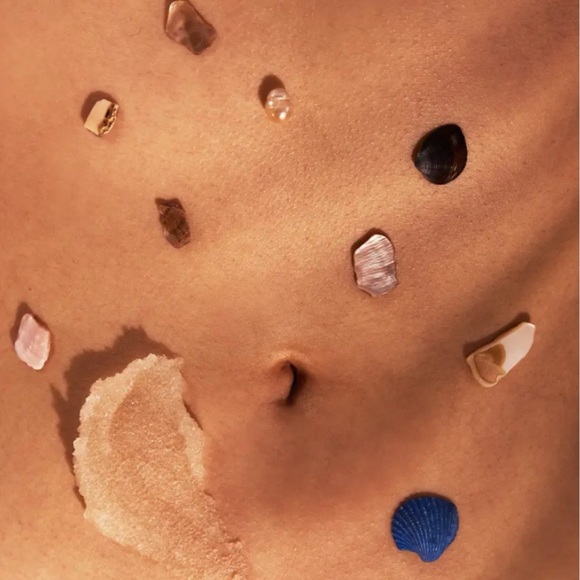 NEW✅OUAI SCALP & BODY SCRUB ST. BARTS - Picture 2 of 3